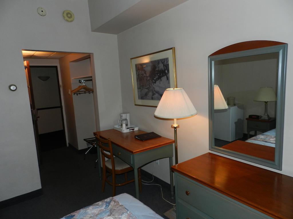 L'Auberge De L'Aeroport Inn ดอร์วาล ห้อง รูปภาพ