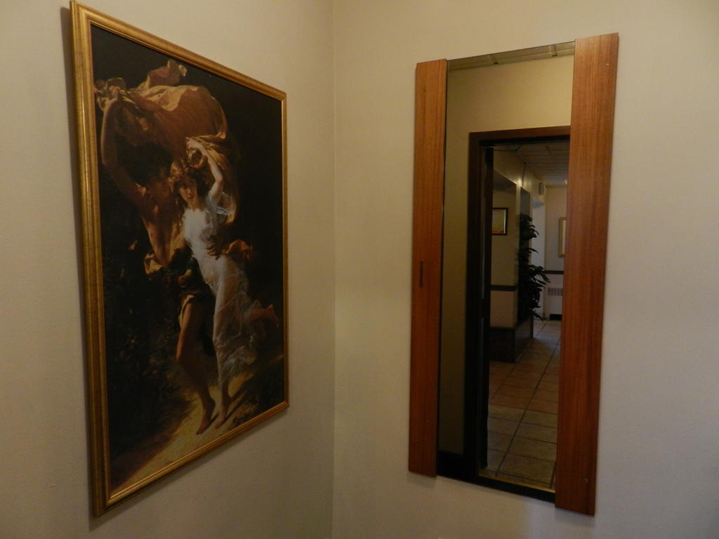 L'Auberge De L'Aeroport Inn ดอร์วาล ภายนอก รูปภาพ